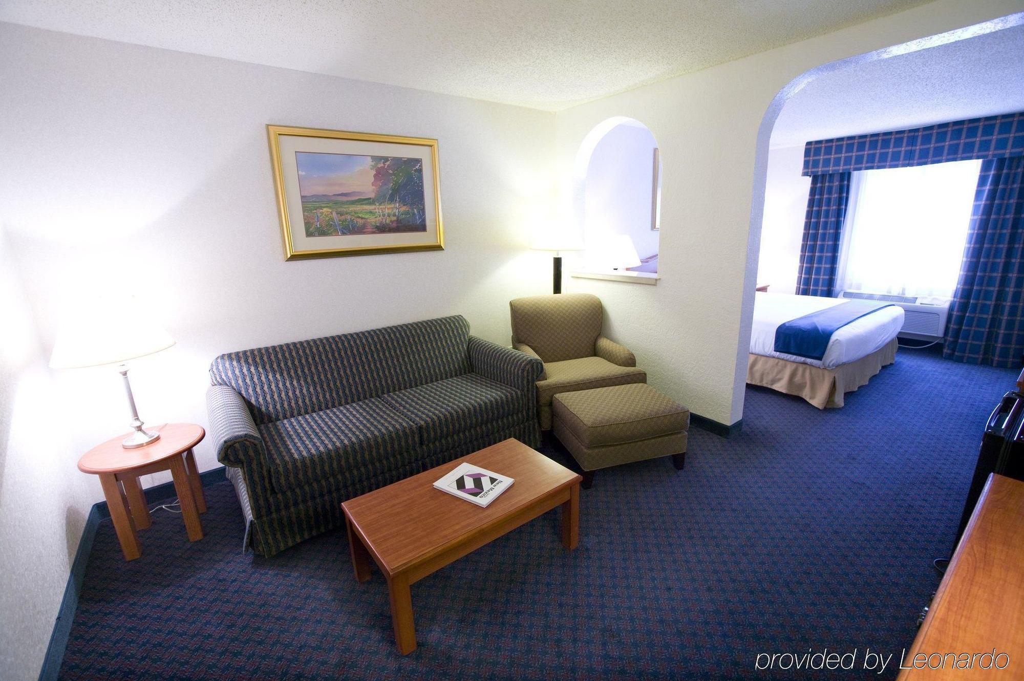 Ramada By Wyndham Santa Fe Hotel Quarto foto
